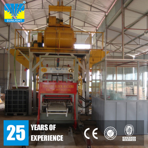 Hydraulic brick making machine