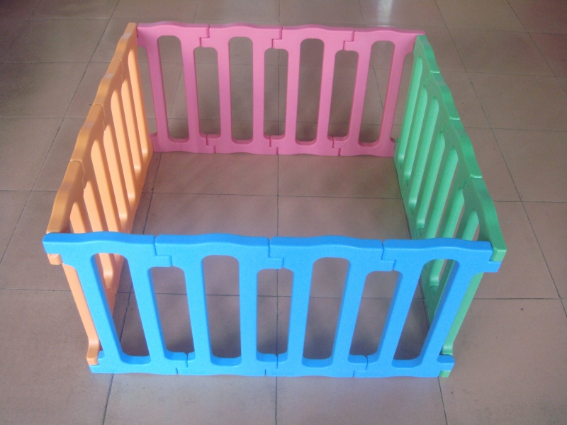 Plastic playpen