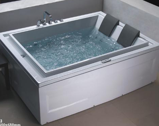 Whirlpool Bathtub (C022)