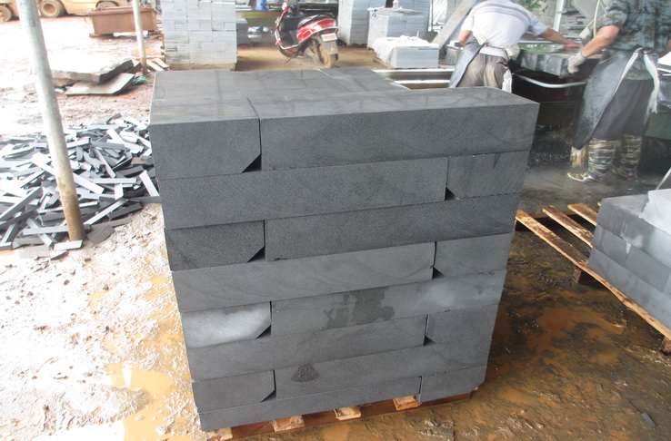 Machine-Cut Hainan Andesite Kerbstones