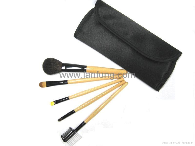 Makeup tool